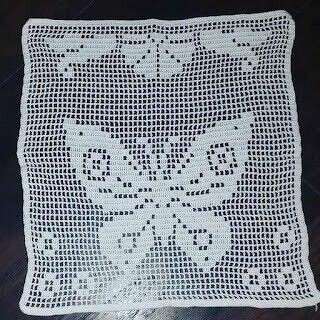 Milje sa motivom leptira
Velicina 40×40 cm.
Konac broj 15,radi se sa stubicima sa dva navijutka.