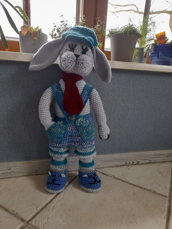 Habe Fred etwas abgewandelt mein Mann wollte eine Krawatte und die Paustbacken habe ich aus PonPons gemacht