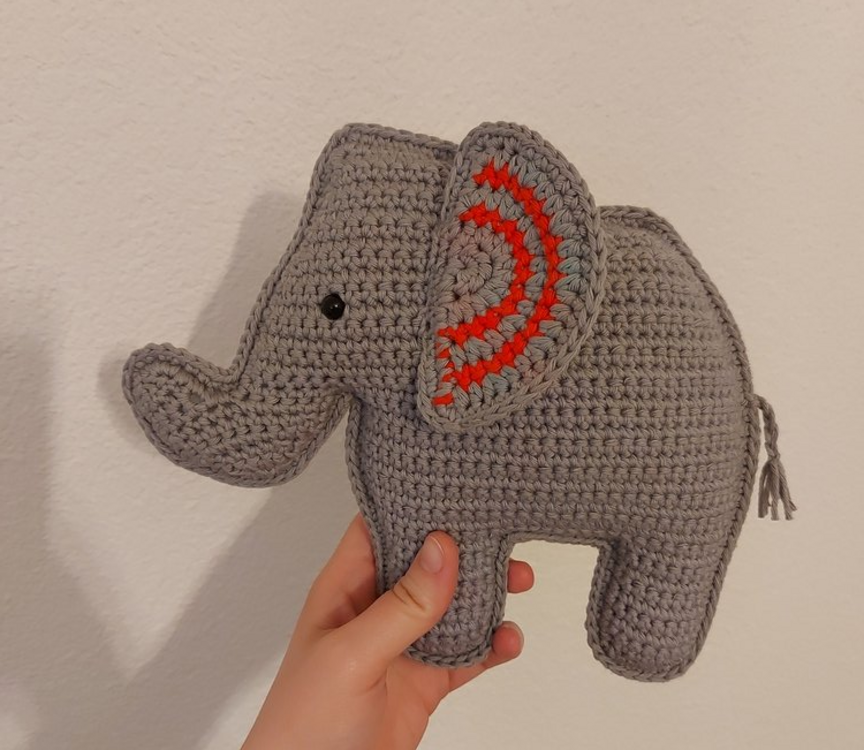 Zahme Elefanten als Babyspielzeug oder Dekoration