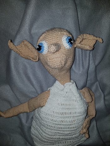 Hauself Dobby gehäkelt. Mit ein paar Macken, aber der Jüngste freut sich. Er hat auch eine Socke, also: Dobby is free!
Füllmaterial: Alte (gewaschene!) Feinstrumpfhosen.