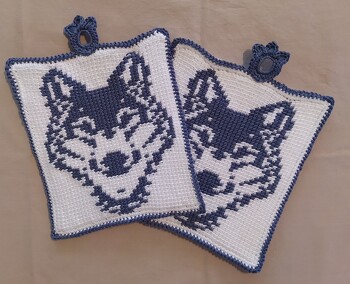 Habe diese tollen Topflappen für eine Husky - Besitzerin zum Geburtstag gehäkelt. War ein toller Erfolg und die Freude war riesig!