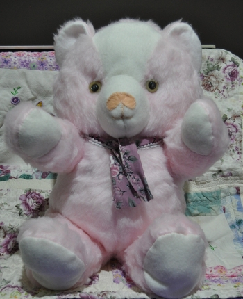 Röschen, von Hand genähter Teddy