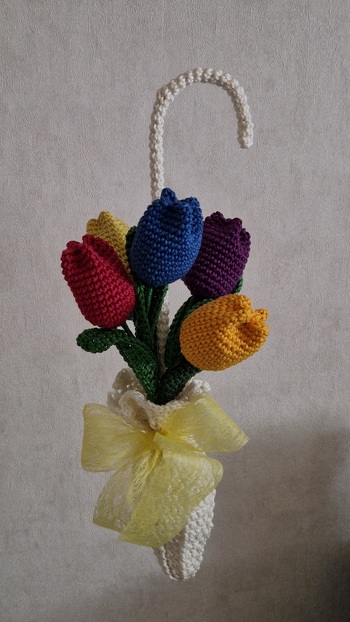 Sehr gute schritt für schritt Anleitung und eine schöne Deko im Frühjahr/ Sommer am Fenster