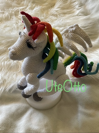 Wunderschöne Anleitung von Dinegurumi
Gut  verständlich beschrieben