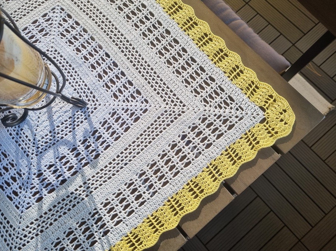 Häkelanleitung Mitteldecke "Tischgeflüster"
