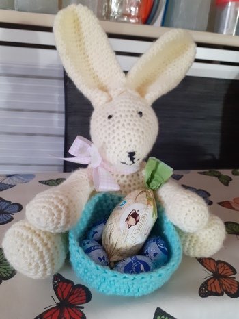 Osterhasen für Freundin gehäkelt