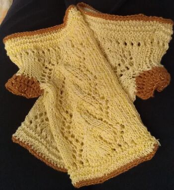 Garnstudio Anleitung 0-1066, Daumenloch hinzugefügt, mit 3,0 Nadel mit addy crazy trionadeln gestrickt, Wolle Sultan Shine Deluxe (bei Hobbii zu bekommen)