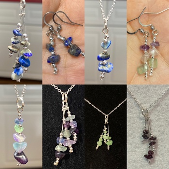 Noch ein paar Kettenanhänger und Ohrringe…