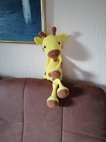 Diese wunderschöne Giraffe hat bis zur Fertigstellung ein wenig mehr Zeit beansprucht. Probleme hatte ich damit, den Kopf zum Halten zu bekommen.
Die Anleitung ist gut verständlich.