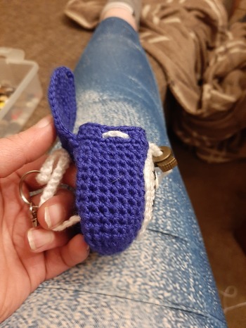 Ich habe einen alten Jackenzipper benutzt und dann geknotet