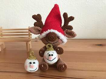 Weihnachten kommt immer näher! Der süsse Elchwichtel hilft schon fleissig beim Kugel polieren mit!
Eine tolle, anfängergerechte Anleitung von Rimajas!