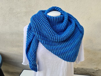 Land Lust Tuch mit zwei verschiedenen Nadelstärken (hatte 3,5 + 7), ca. 550m, Größe 155x50cm