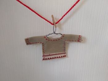 Gestern einen Pullover für den Weihnacht Wichtel genäht und zur Abholung aufgehängt