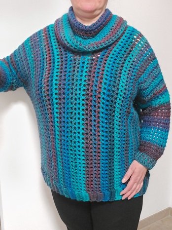 Fix gehäkelt mit Nadelstärke 7 ..... nahtloser Kuschelpulli mit Loopkragen, Garn Beluna von Gründl, bei Jawoll günstig erworben.