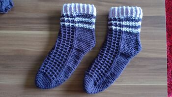 Meine erste Häkelsocke! War super einfach! Werde mir gleich mal Deine anderen Sockenanleitungen anschauen