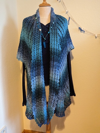 Jacke/Weste Flash von Wollness Design, Lieblingsstück für's Büro, Anleitung hier von crazypatterns.