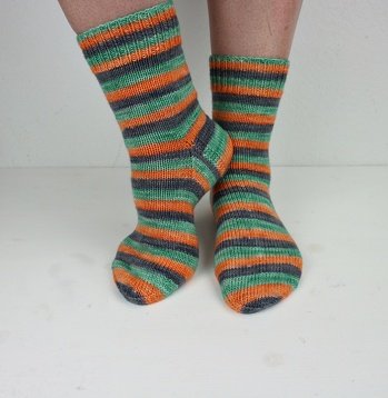 Ringelsocken gestrickt mit Nadelstärke Nr. 2,5 mm