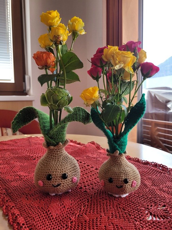 Little Flower Bulb Vase - cute Spring/Easter Docoration - Crochet Pattern