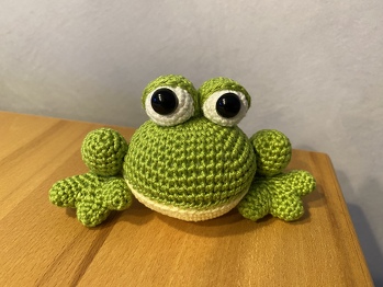 Danke an Ratakina für diese Anleitung. Sobald es das
Wetter zulässt geht’s auf die Terrasse zu den Osterglocken 🌼 🐸