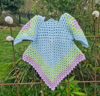 Süße Kindertunika MMI aus 4 Grannys
Ganz entzückend und ganz schnell gehäkelt! - sehr empfehlenswert!