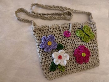 Ein wunderschönes kleines Sommertäschchen für eine meiner Enkelinnen.
Gehäkelt nach einer Anleitung von EvasStudio-
Kalifornien, Vereinigte Staaten