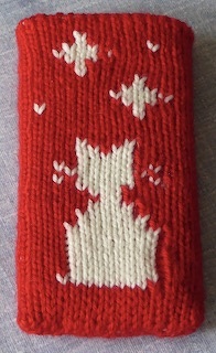 Ein kleines DF-Projekt zwischendurch: Hülle für mein Mobiltelefon (Kätzchen und Sterne von a-mano)