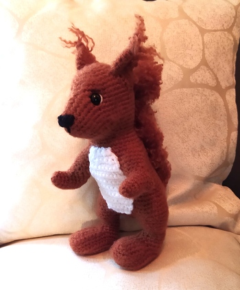 Nach der tollen Anleitung ist ein super niedliches Eichhörnchen entstanden. Vielen Dank an die Maus...