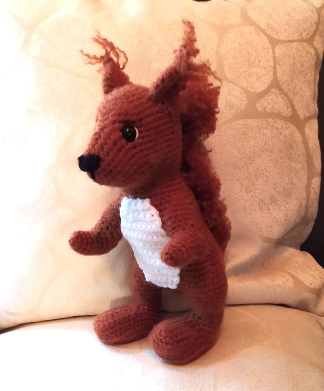 Häkelanleitung Eichhörnchen "Skip" mit Eichel und Eichenblatt