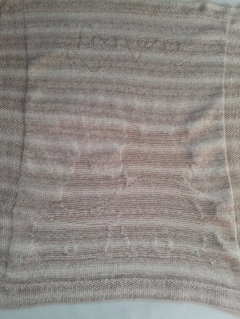 Wieder eine Decke fertig, jetzt muss sie nur noch gefallen.
Anleitung von a-mano