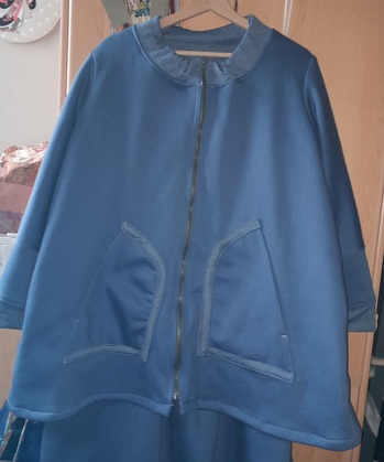 passende Jacke zum Sweatkleid
