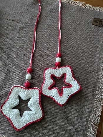 Nach ein paar Anfangsschwierigkeiten (Luftmaschen Kette unbedingt darauf achten,sie nicht zu verdrehen) klappt es Recht gut.❤️❤️