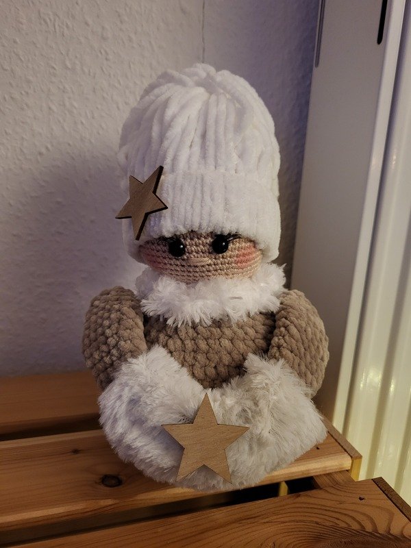 Winter Pummelchen mit Muff große Variante Chenille 30 cm Winterdekoration