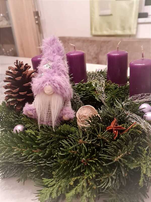 Dekofiguren Wichtel Schlitten und Ski fahren in 2 Varianten