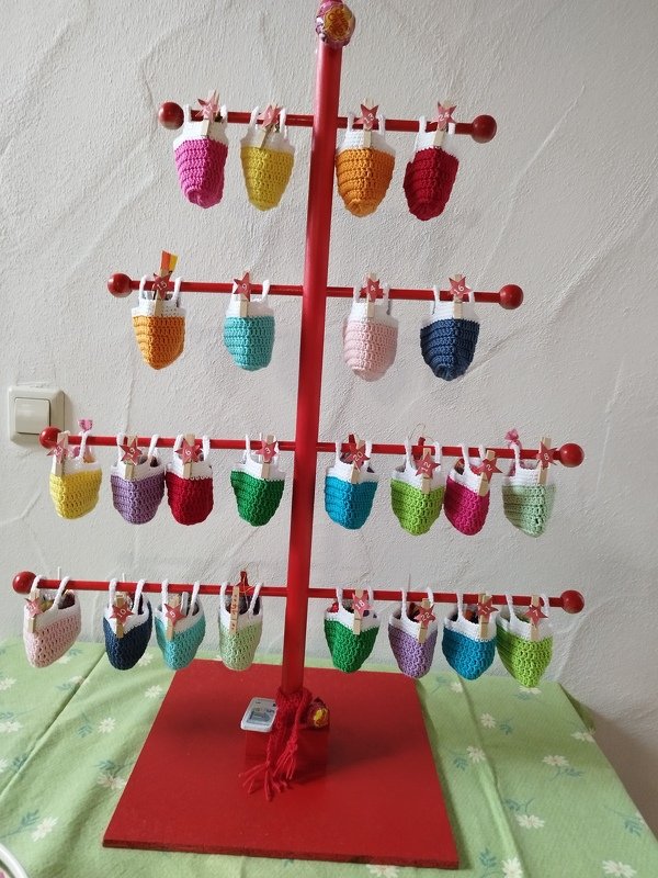 Häkelanleitung: Bunter Weihnachtskalender