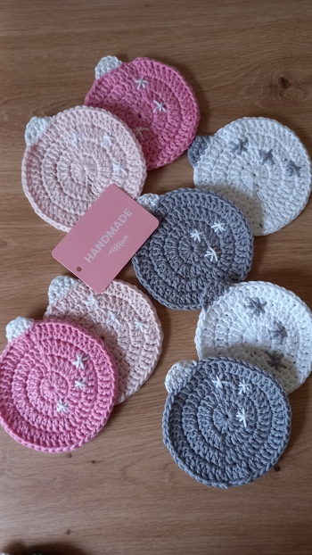 Auf Wunsch keine typischen Weihnachtsfarben gearbeitet. 🙂