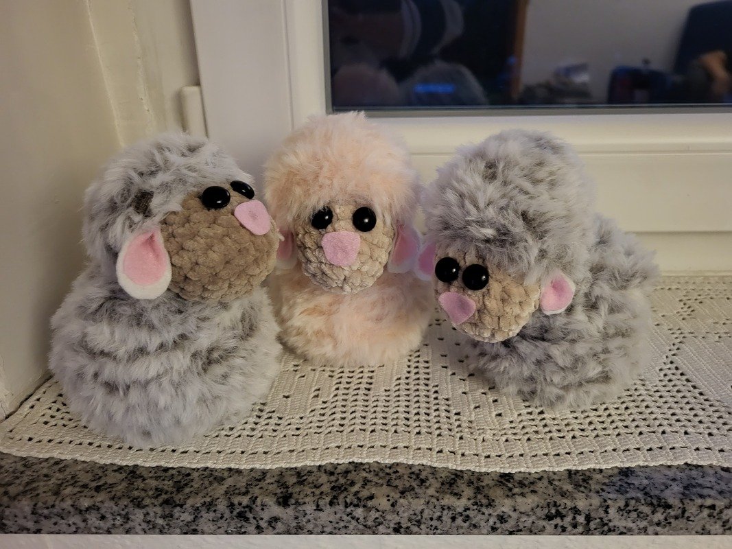 flauschiges kleines Schaf Flocke ca 15 cm für Ostern und Frühling