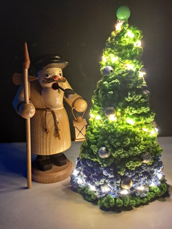 Häkelanleitung kleine Tanne / Weihnachtsbaum häkeln
