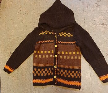 Ich liebe es, Wollreste zu verstricken.