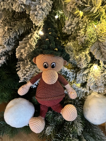 Das diesjährige Mystery Cal im LaCritza Adventskalender war ein Wichtel namens Tannfred.