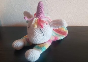 Ich habe das Babypüppchen Einhorn nach der Anleitung von Josephines Puppenstübchen gehäkelt