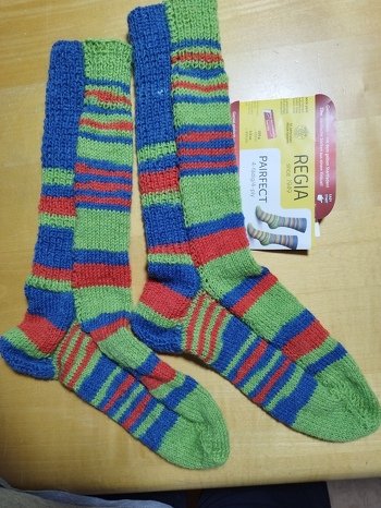 Mit 2 Nadeln gestrickt