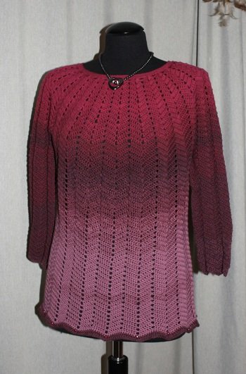 Ein klein wenig abgewendet. Die Anleitung stammt von Karin Morin, die Wolle von Hobbii.