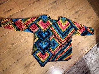 Mein erster Karlos - ich bin selbst ein bisschen stolz wie der Pullover mir gelungen ist - aber dank der sehr guten Anleitungen von CrazyPatterns ist es kein Problem gewesen.