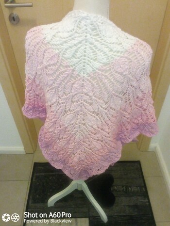 Tuch Perimede von kleines feines- das war eine Herausforderung- eigentlich nur vordere und hintere Reliefstäbchen, wunderschönes tuch