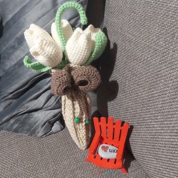 Danke  für die tolle Anleitung 🥰🙏
https://www.crazypatterns.net/de/items/77545/haekel-deko-tulpen-im-regenschirm-fuer-tuer-und-tisch-aus-wollresten