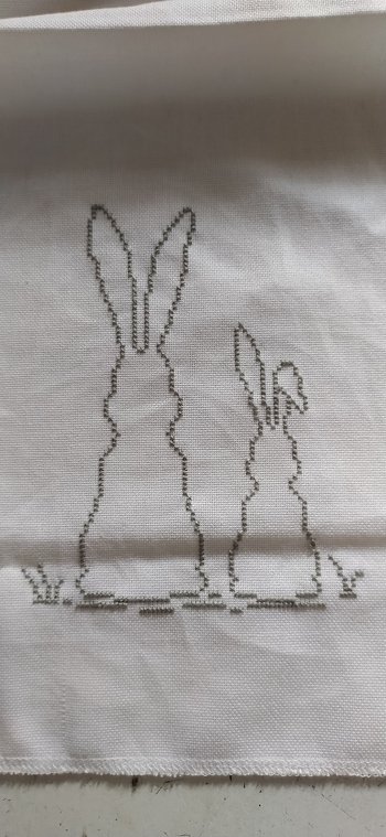 Schnell gestickt waren die Häschen. Jetzt muss ich mir noch überlegen, was ich daraus mache...