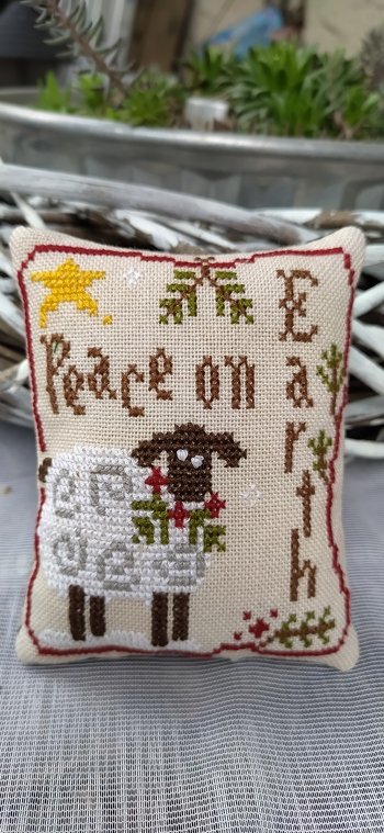 Hab heute mein kleines Kissen fertig gemacht.