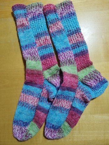 Mit zwei Nadeln gestrickt