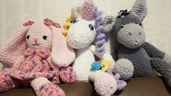 Kaninchen, Einhorn und Esel. Es gibt keine Vorlage,  ich habe einfach mal drauf zugespielt. War ein Geschenk an meine Großnichten.