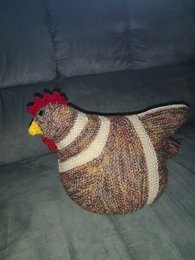 Emotional Support Chicken nach einer Anleitung von theknittingtreela